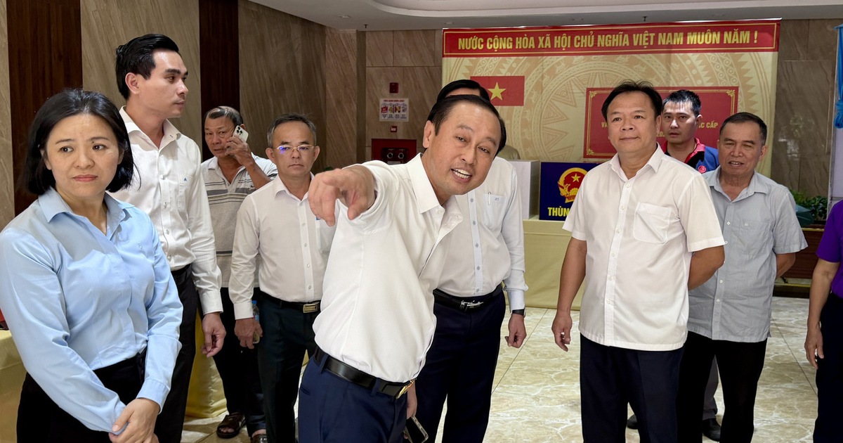 Kiểm tra công tác chuẩn bị bầu cử ở phường đông dân cư nhất TP.HCM