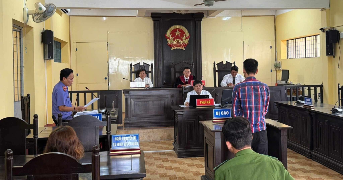 Cầm dao chém vợ chồng chủ nợ vì bị đòi 100.000 đồng