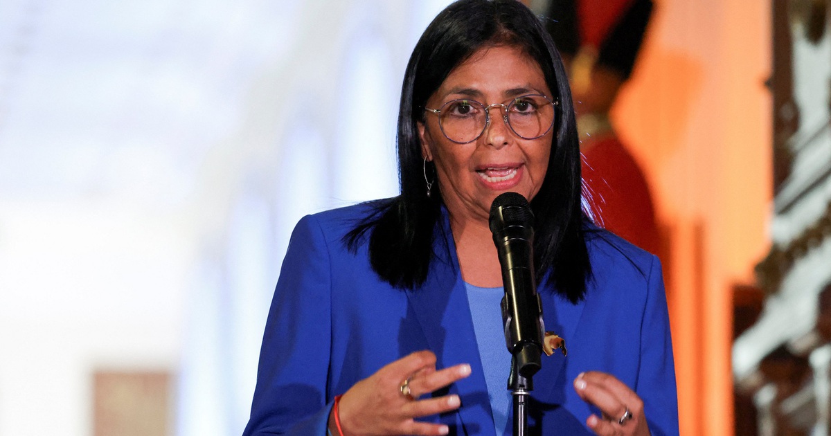 Chuyến công du nước ngoài đầu tiên của Tổng thống lâm thời Venezuela bất ngờ bị hủy