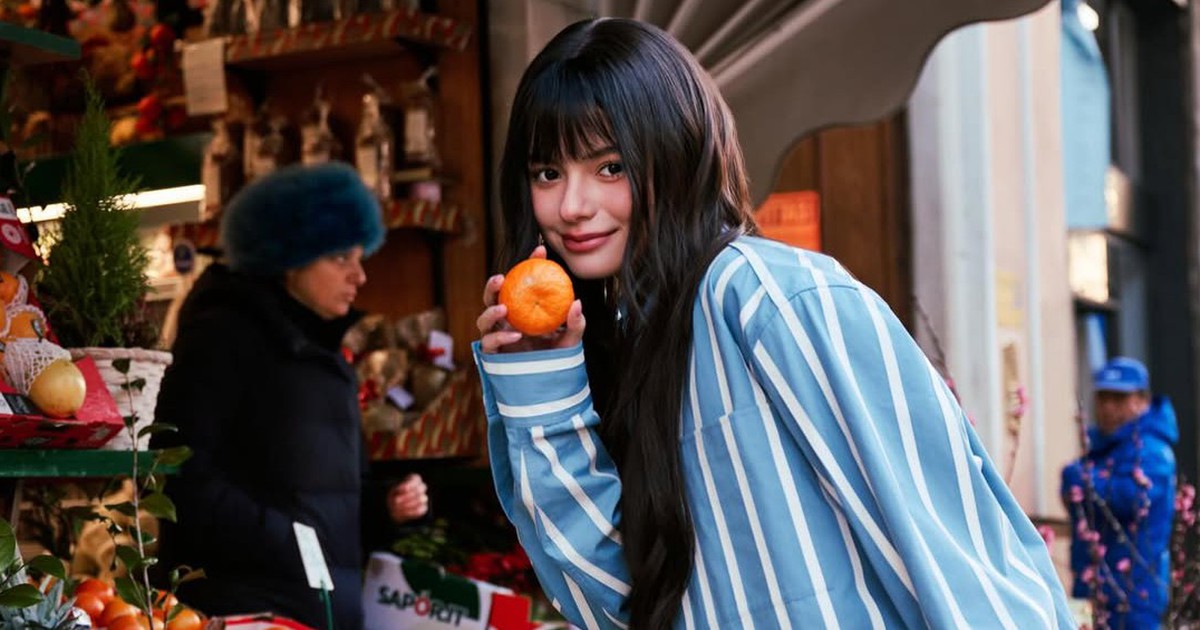 Diện trang phục kẻ sọc dọc, nàng dễ dàng 'ăn gian' chiều cao đầy tinh tế