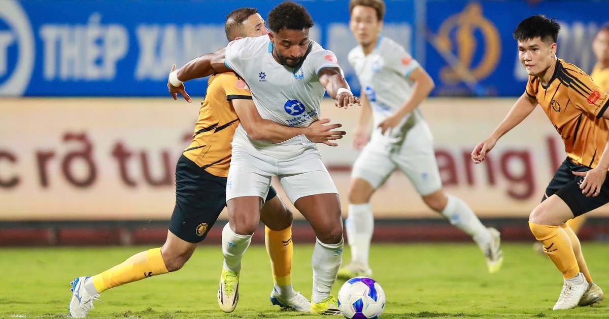 Xuân Son im hơi lặng tiếng, CLB Nam Định chật vật đánh bại đội Thanh Hóa