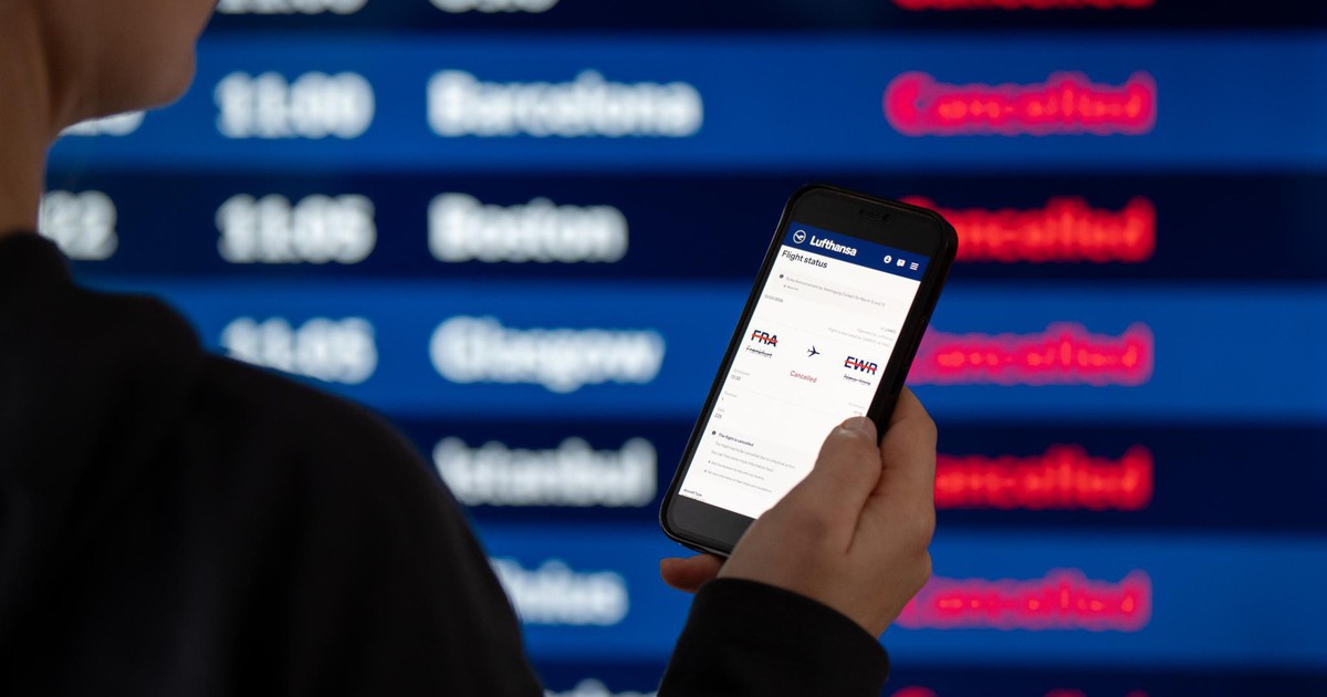 Một hãng hàng không phải hủy kỷ lục hơn 1.000 chuyến bay do giá dầu tăng cao