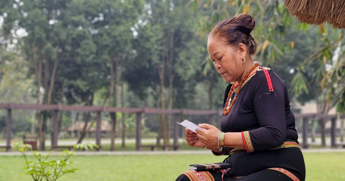 Cử tri dân tộc thiểu số háo hức trước ngày bầu cử tại Hà Nội