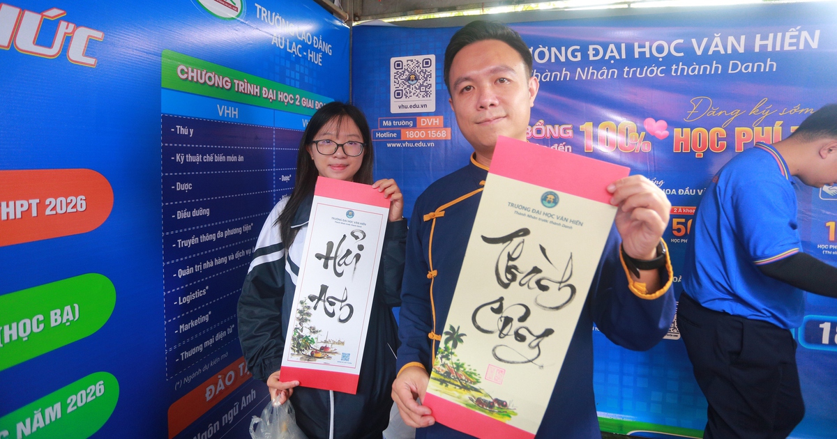 Những gian hàng đặc biệt tại Tư vấn mùa thi thu hút học sinh Quảng Trị