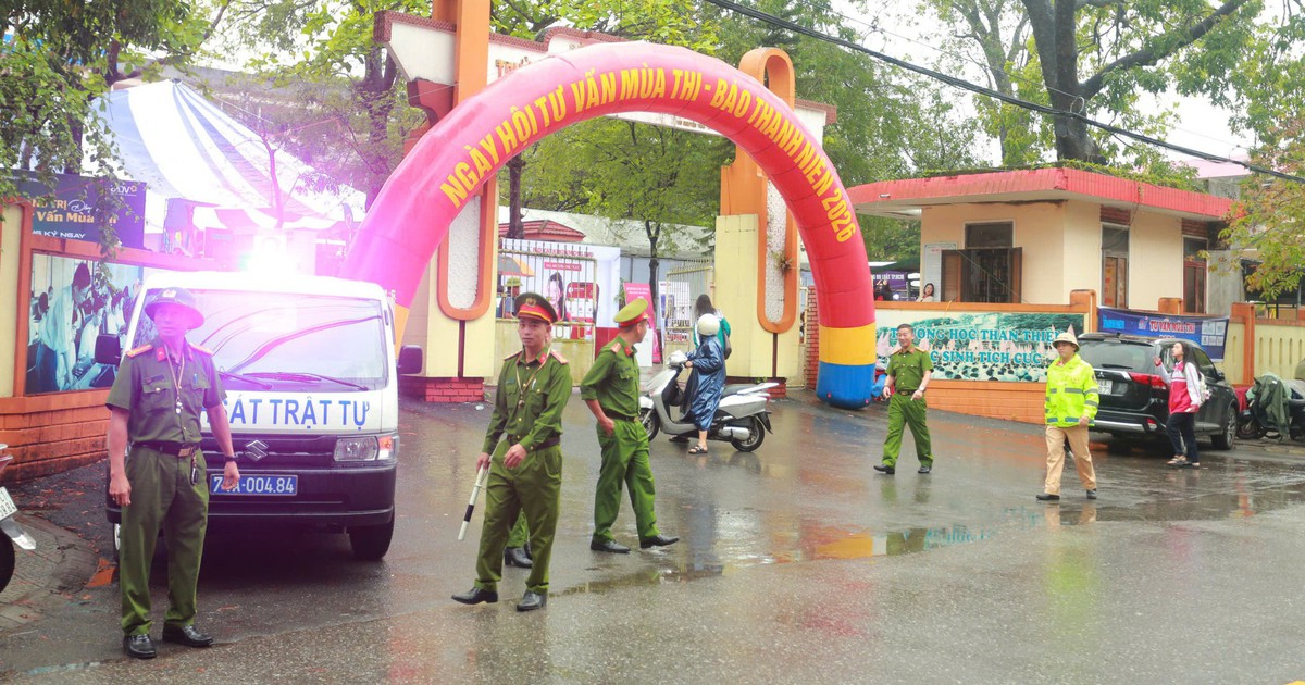 Công an phường Đông Hà 'vượt nắng thắng mưa' đảm bảo nhiệm vụ kép