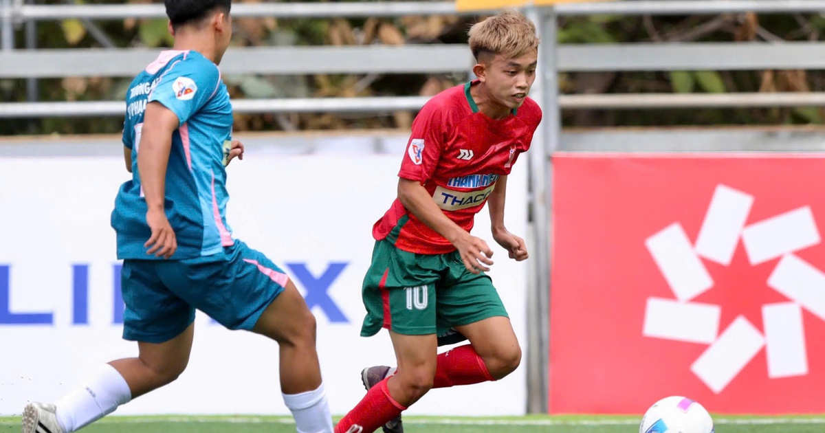 Chàng thủ quân ‘nhỏ nhưng có võ’