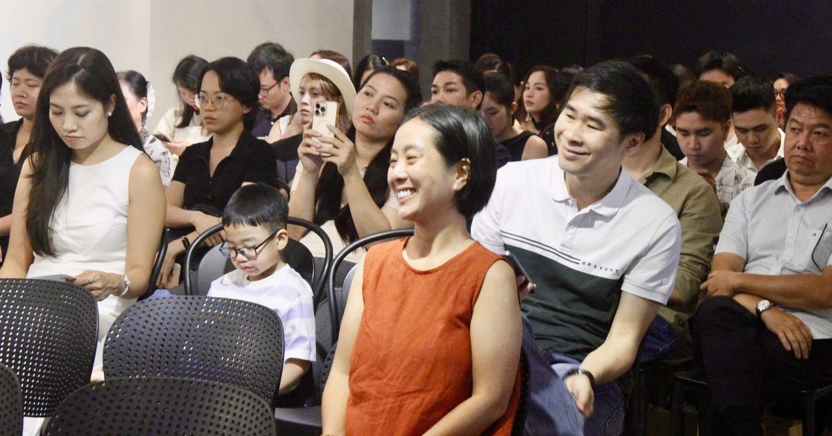 'Để con được ốm' tái bản sau 10 năm: Cha mẹ có nên hỏi AI khi con bệnh?