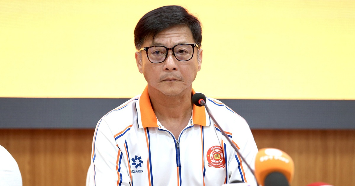 Tân HLV Trần Tiến Đại chấp nhận thua nhưng không đổ lỗi, HLV Huỳnh Đức tiết lộ 'sốc' về Tiến Linh