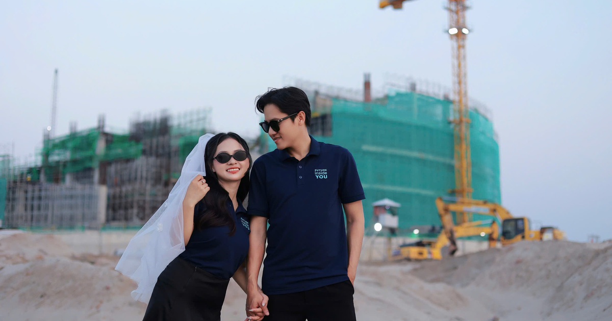 Ảnh cưới ở công trường 'gây sốt': Cô gái vượt 2.000 km về miền Tây làm dâu