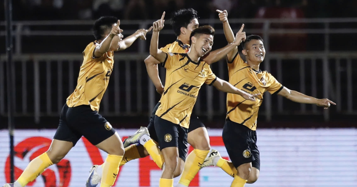 Nóng: FIFA gỡ toàn bộ án cấm chuyển nhượng sát giờ G, Thanh Hóa bổ sung ngay 7 cầu thủ giỏi