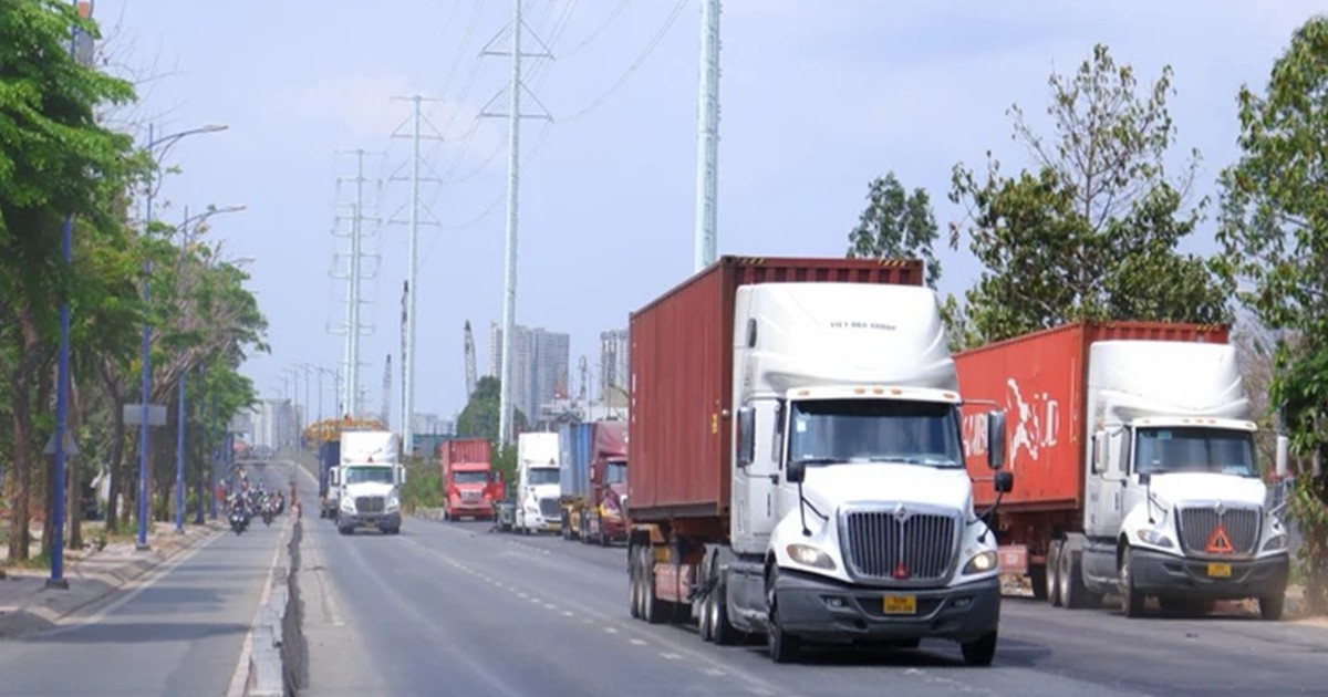 TP.HCM: Vì sao xe máy bị cấm rẽ trái, quay đầu trên đường Đồng Văn Cống?