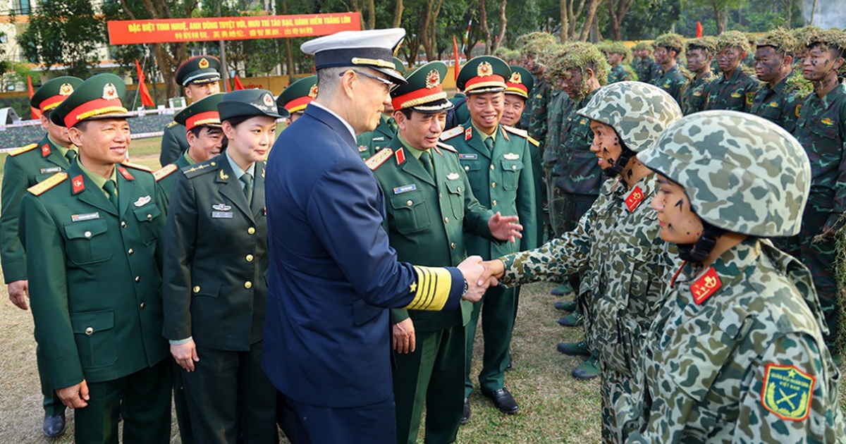 Bộ trưởng Bộ Quốc phòng Trung Quốc thăm Lữ đoàn Đặc công bộ 113