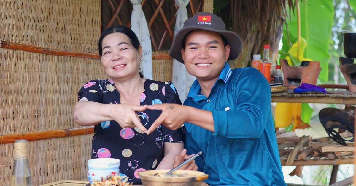 Xúc động chàng trai được bác dâu thương như con ruột