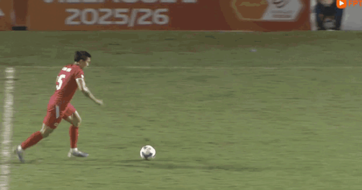 Văn Hậu và Đình Trọng sẽ được sát cánh trận Việt Nam đại chiến Malaysia: Nước cờ mới của thầy Kim?