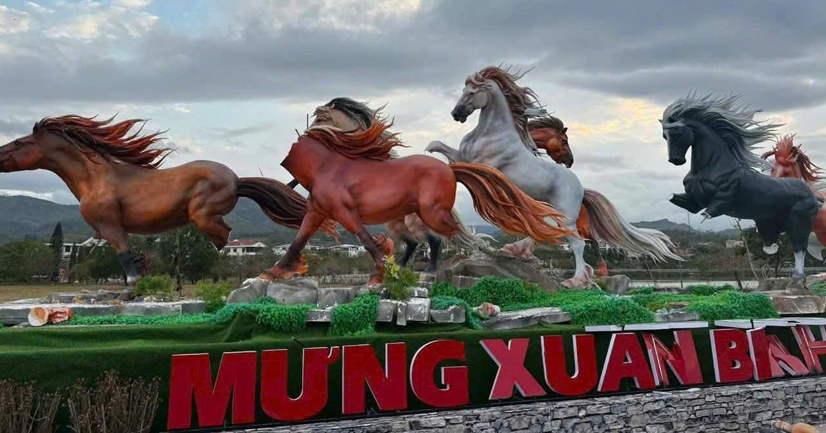 Linh vật ngựa bị phá hoại ở Quảng Trị: Nghệ nhân lên phương án sửa chữa