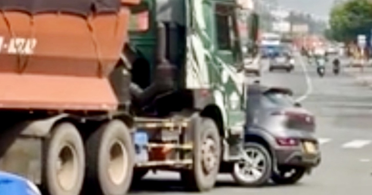 Làm rõ vụ xe đầu kéo 'đẩy' ô tô con ở vòng xoay trên đại lộ Bình Dương