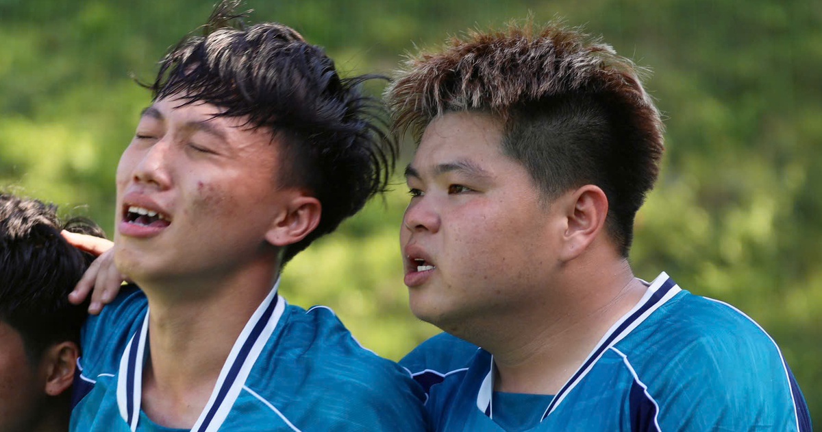 HLV Trường ĐH Công nghệ TP.HCM sáng suốt như Van Gaal, đánh bại cựu sao HAGL Đông Triều