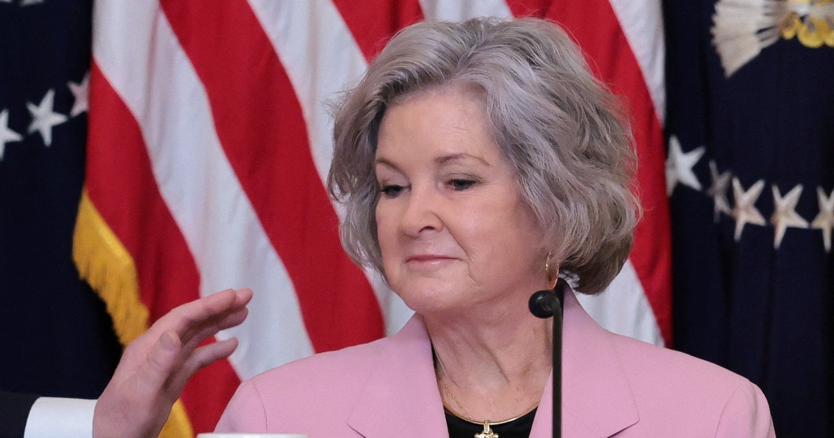 Chánh văn phòng Nhà Trắng bị ung thư vú