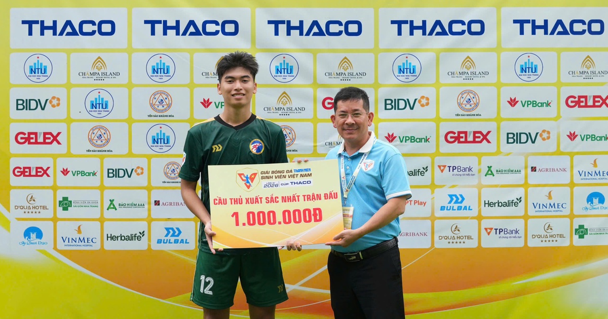 Chàng trung vệ đứng dậy mạnh mẽ từ lời dỗ dành của mẹ