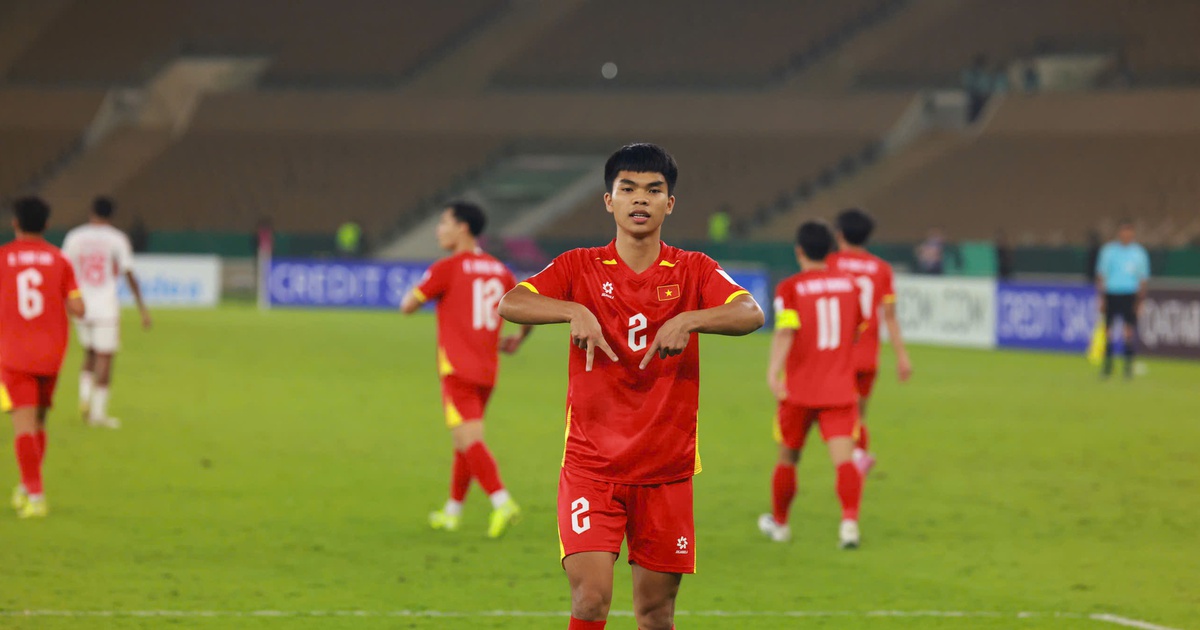 Lê Phát lỡ hẹn U.23 Việt Nam vì phải mổ khớp vai, HLV Đinh Hồng Vinh nói lời gan ruột…