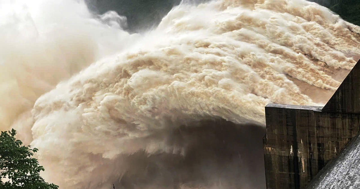 Chủ tịch Đà Nẵng yêu cầu làm rõ: Thủy điện làm trầm trọng hay điều tiết lũ lụt?