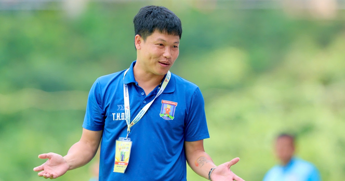 Trường CĐ FPT Polytechnic 0-0 Trường ĐH Công nghệ TP.HCM: Chờ HLV Đông Triều trổ tài