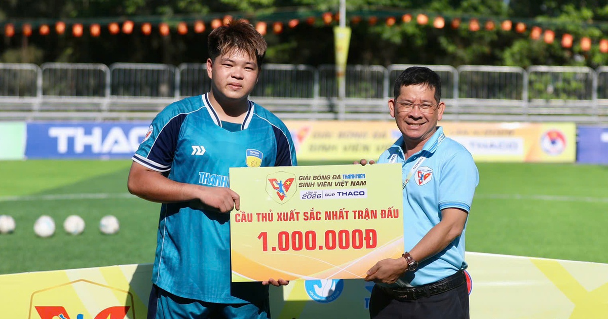 Tại sao thủ môn xuất sắc của HUTECH bật khóc khi rời sân cuối trận?