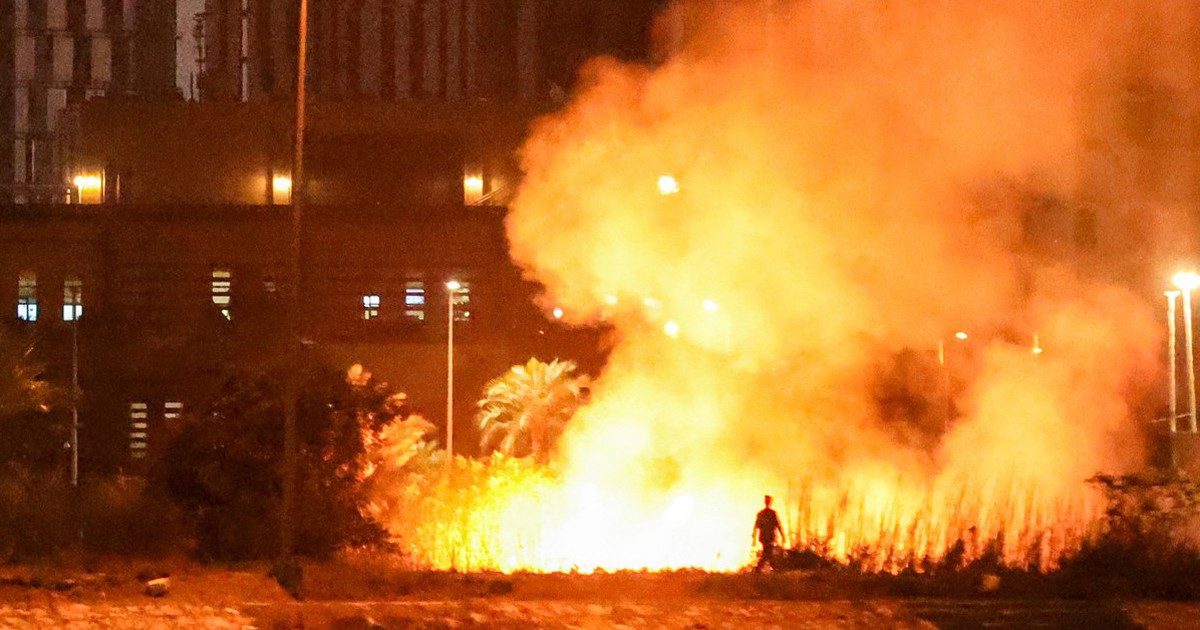 Sứ quán ở Iraq bị tấn công, Mỹ rà soát an ninh cơ quan ngoại giao toàn cầu