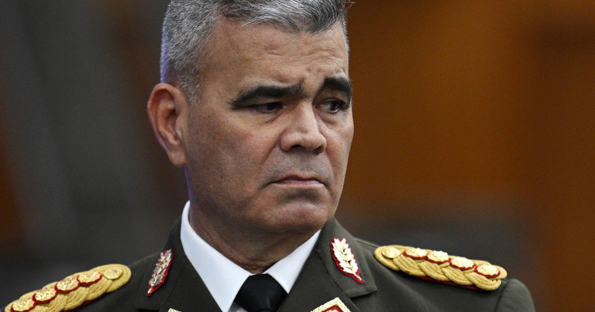 Bộ trưởng Quốc phòng Venezuela thân ông Maduro bị cách chức