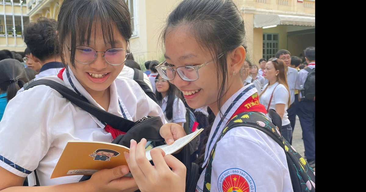 Đề môn văn học sinh giỏi lớp 9 TP.HCM: Gợi xúc cảm sâu xa về tình thân