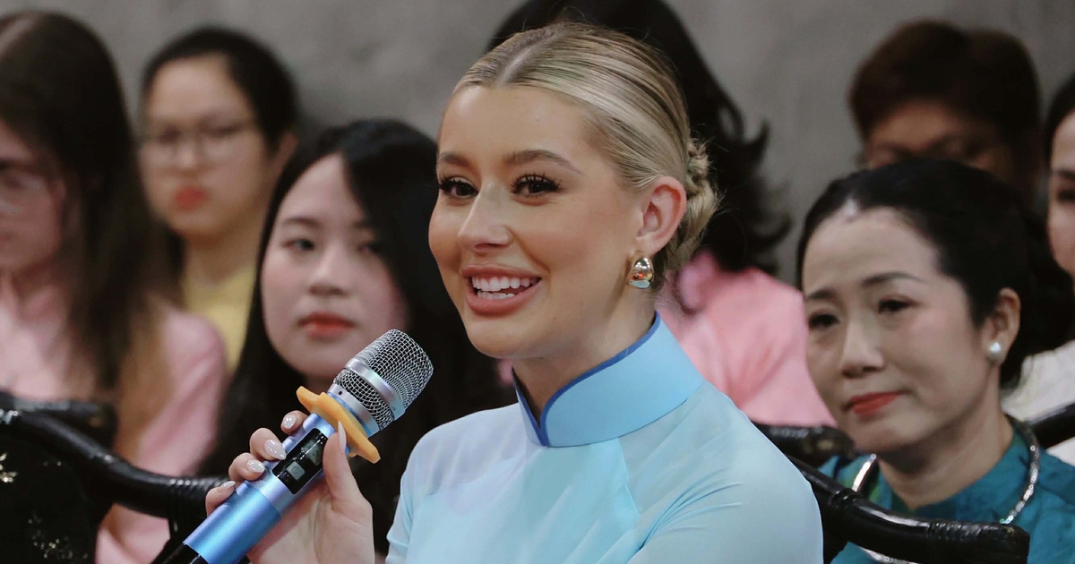 Hoa hậu người Mỹ Yolina Lindquist: Tôi phải lòng Việt Nam chính vì tà áo dài