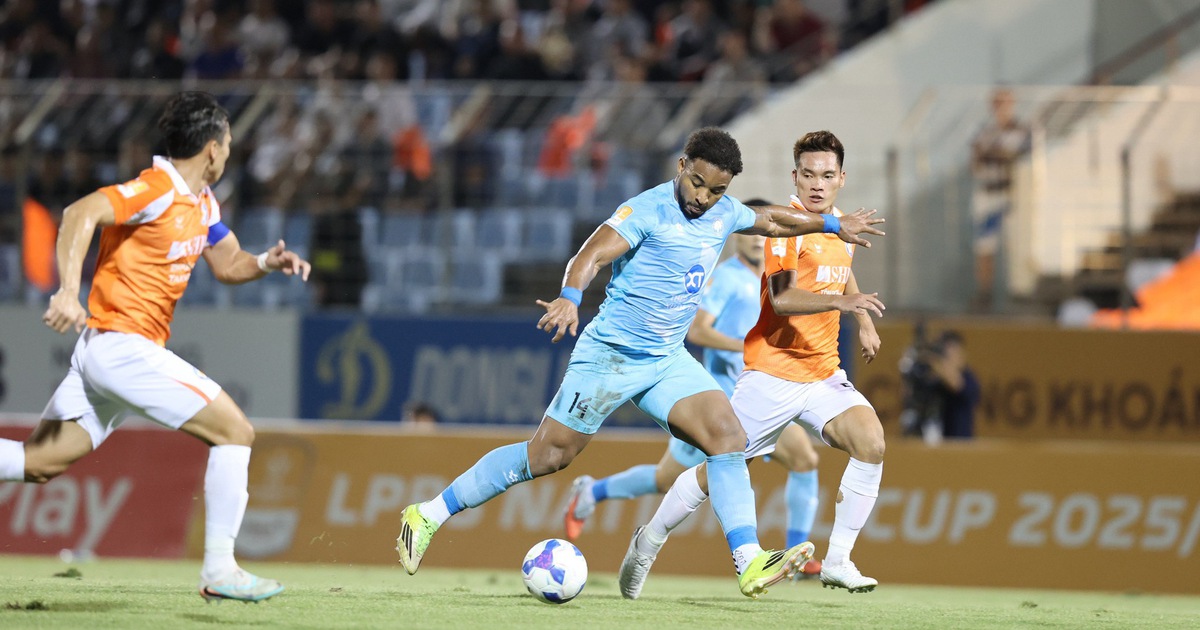 Xuân Son háo hức tái ngộ Hoàng Hên: 'Chúng tôi muốn chiến đấu vì màu cờ sắc áo Việt Nam’