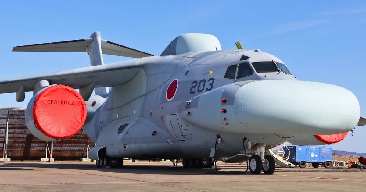 Máy bay quân sự 'xấu nhất thế giới' lần đầu cất cánh