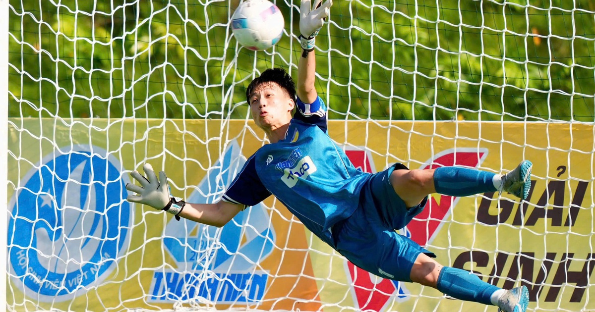 Từ kép phụ đến người hùng của HUTECH