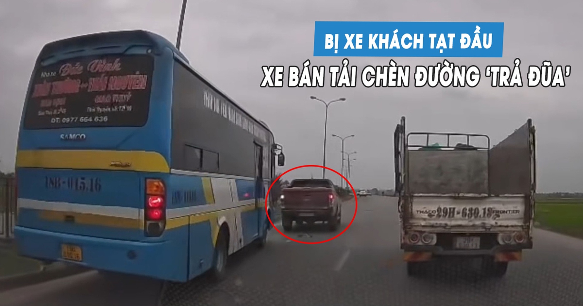 Bị xe khách tạt đầu, xe bán tải đánh võng chèn đường 'trả đũa'