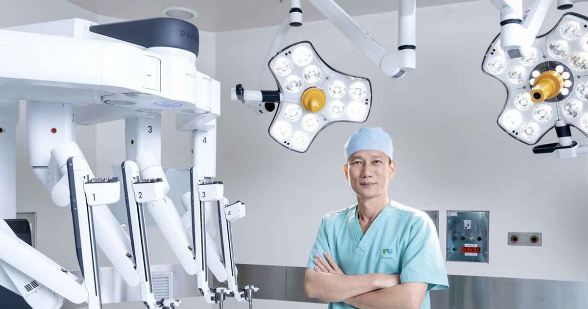 ThS-BS.CKII Đỗ Quang Minh: Chinh phục ca mổ tiết niệu cùng ‘trợ thủ robot’ da Vinci Xi