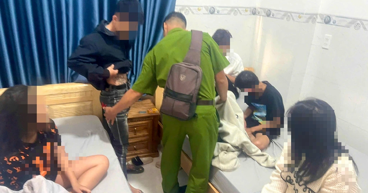 Kiểm tra nhà nghỉ, công an phát hiện 2 bé gái bị hiếp dâm