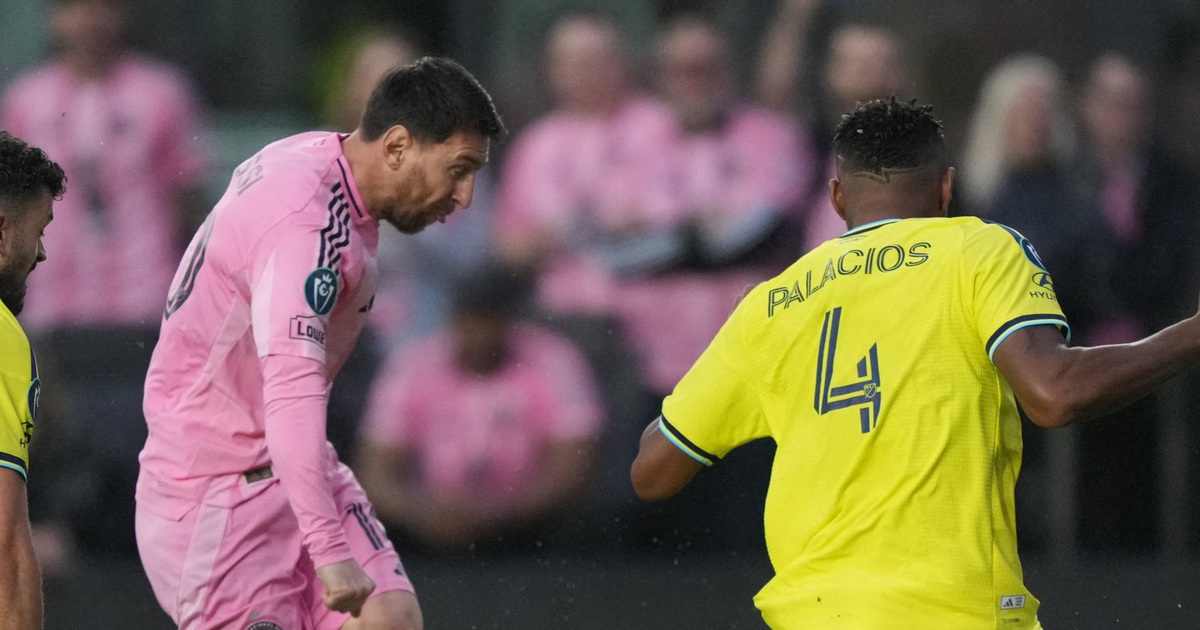 Messi ghi bàn thứ 900 ở tuổi 38, Inter Miami vẫn bị loại khỏi CONCACAF Champions Cup