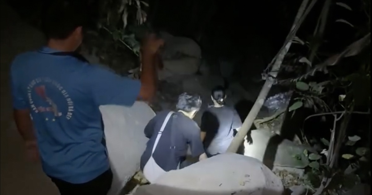 Lạc đường trên núi Bà Đen: Khách nhờ rọi đèn 'giải cứu' gấp trong đêm