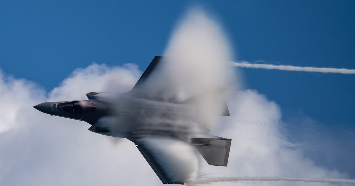 Iran tuy&ecirc;n bố vừa bắn tr&uacute;ng chiến đấu cơ F-35 của Mỹ