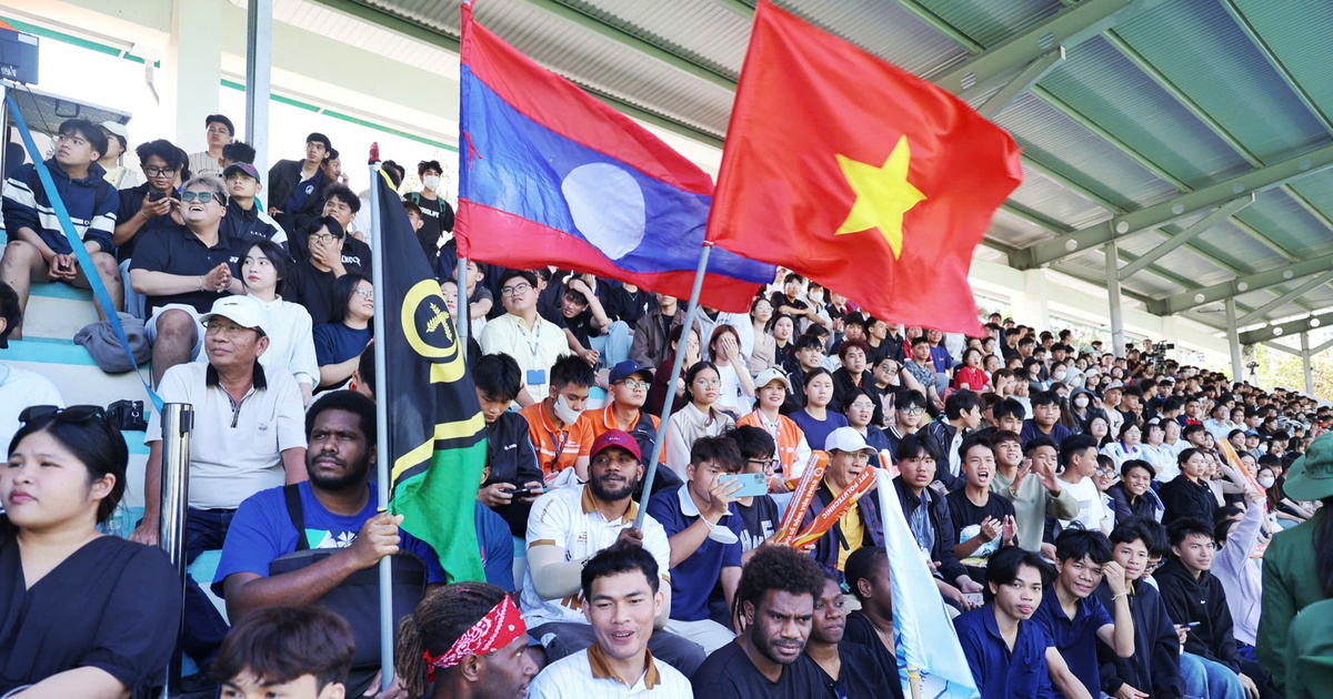 Lưu học sinh quốc tế cũng ‘bùng nổ’ trên khán đài TNSV THACO Cup 2026