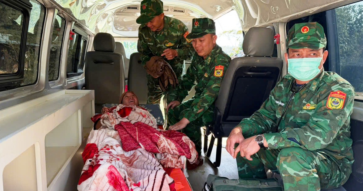 Biên phòng Đà Nẵng xuyên biên giới cứu sản phụ người Lào sinh khó