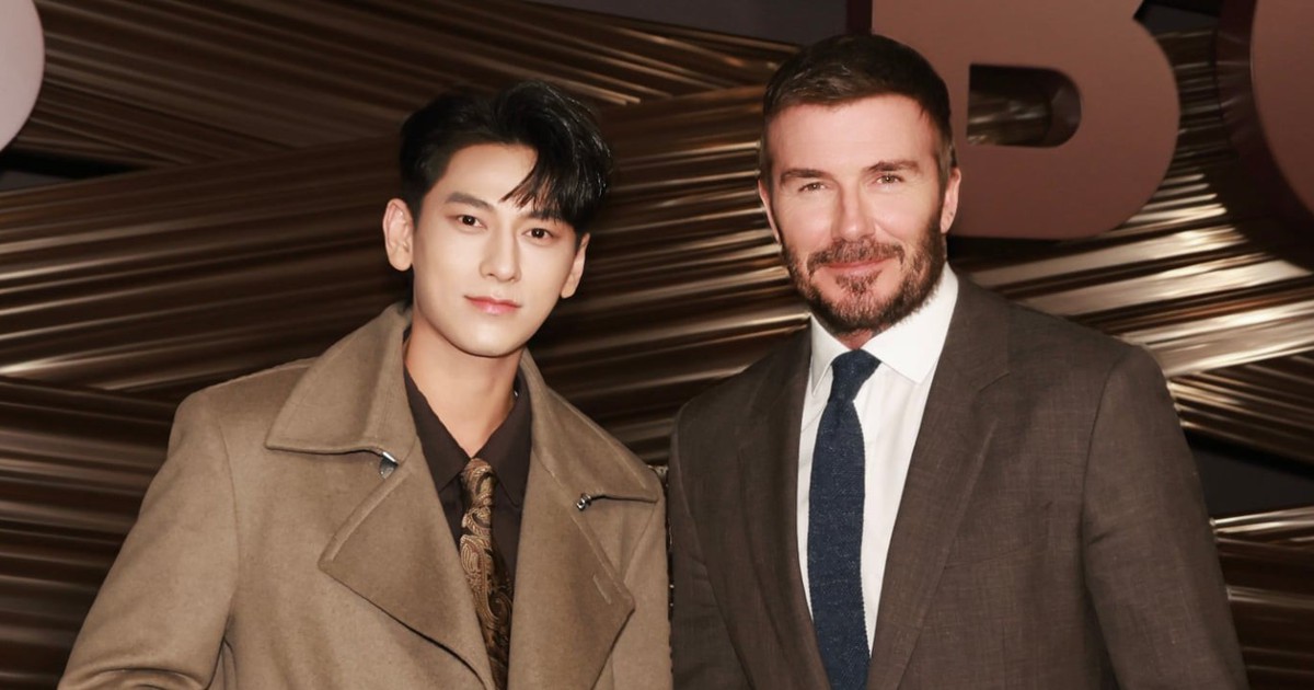 Isaac xúc động khi hội ngộ David Beckham
