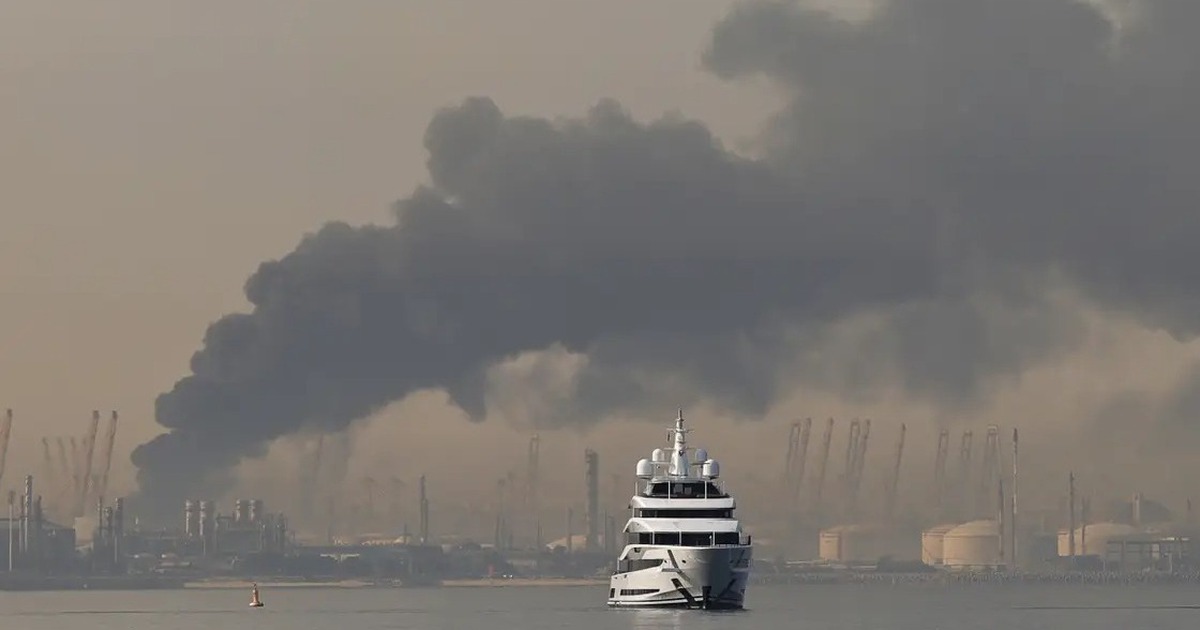 Du khách kể chuyện 'không thể nào quên' khi mắc kẹt ở Dubai vì bom đạn