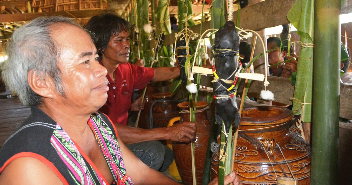 Vật thiêng của làng: Báu vật ghè thiêng