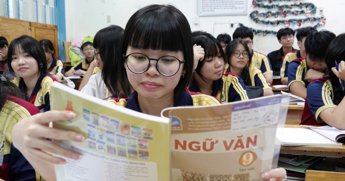 Ngày thơ Việt Nam với việc học thơ ở nhà trường phổ thông