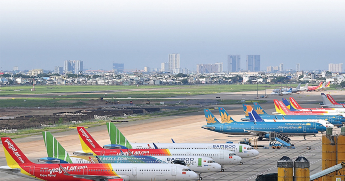 Giá vé máy bay chịu sức ép lớn khi xăng Jet A1 vọt lên 220 USD/thùng