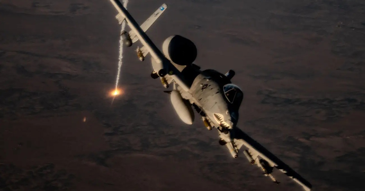 Mỹ điều cường kích A-10 ‘Lợn lòi’ truy đuổi xuồng cao tốc Iran