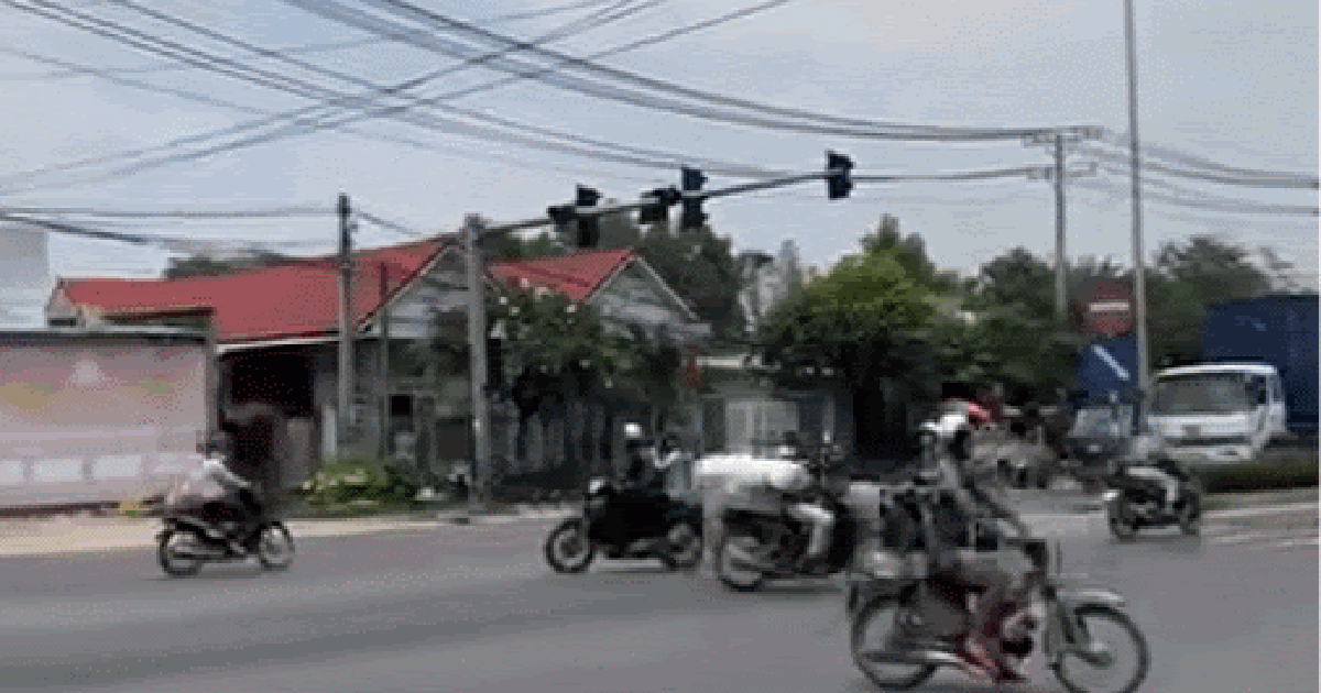 C&ocirc;ng an l&agrave;m r&otilde; nh&oacute;m người truy đuổi, đ&aacute;nh nhau giữa giao lộ ở TP.HCM