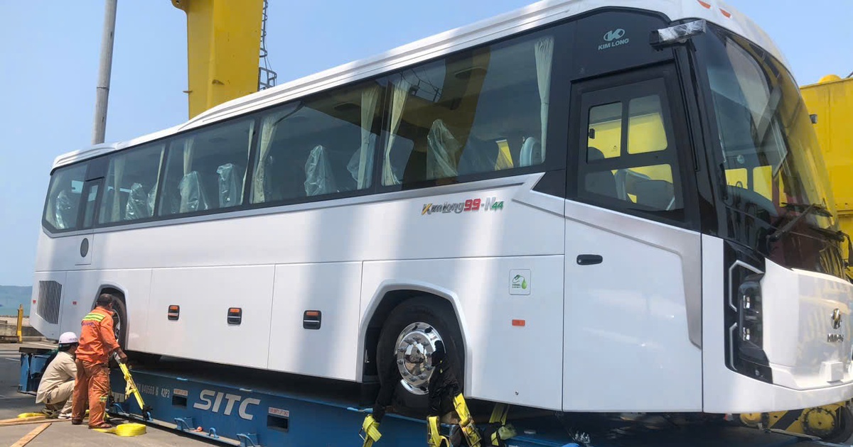Kim Long Motor xuất khẩu lô xe bus 'made in Vietnam' đầu tiên sang Thái Lan